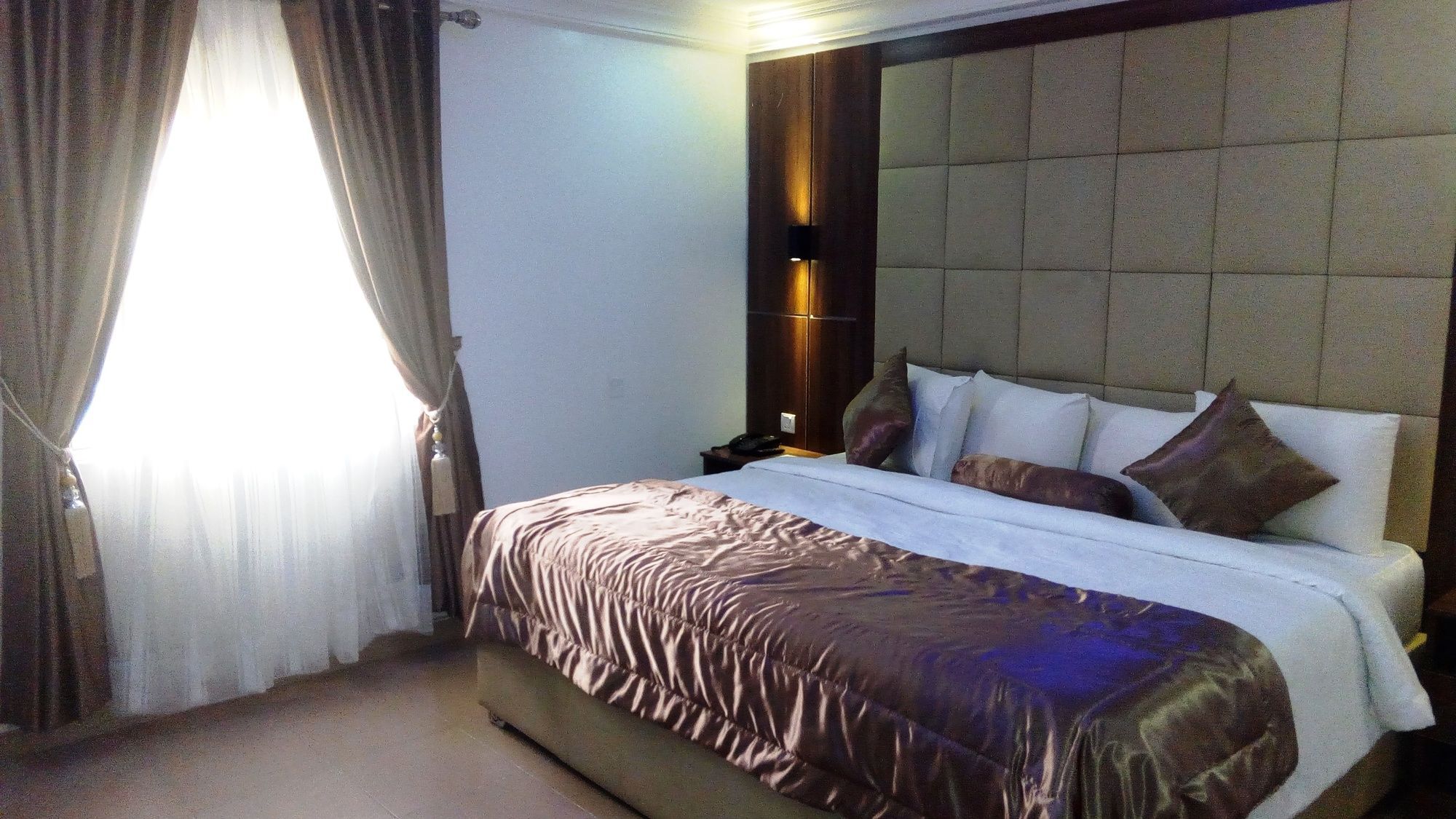 Presken Hotel And Resorts Mojidi Ikeja Exterior photo