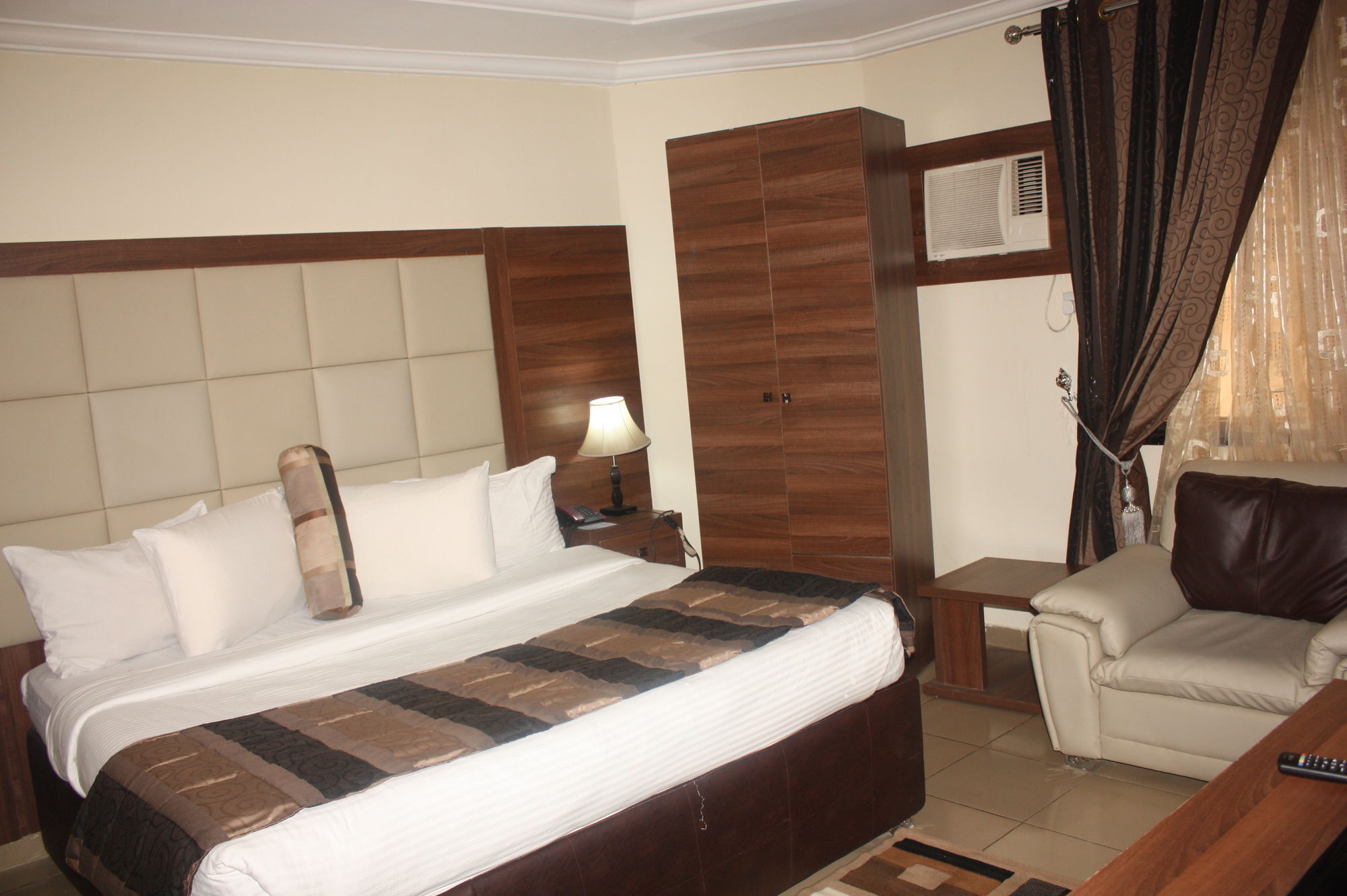 Presken Hotel And Resorts Mojidi Ikeja Exterior photo